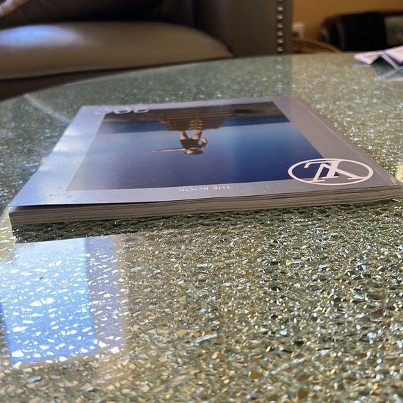 Louis Vuitton the book 200-Full color table top Louis Vuitton history 📖 book - Picture 5 of 14